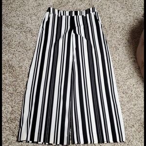 New York & Company Wide Leg Striped Pant